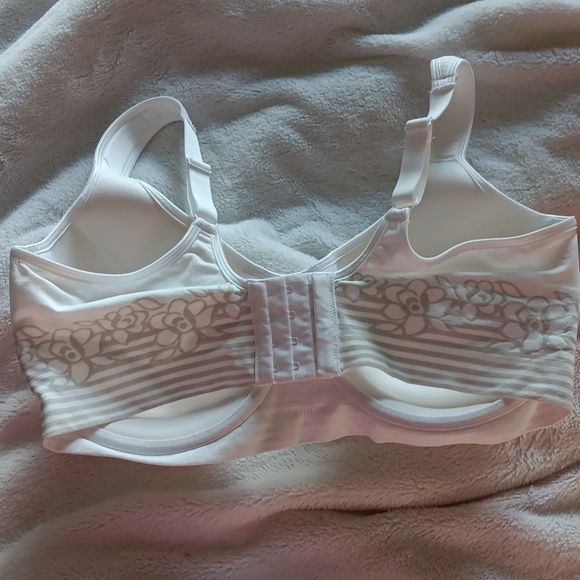 NWOT Breezies QVC white bra - Picture 3 of 5